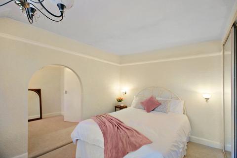 44 Buckhurst Way, East Grinstead, RH19 2AJ