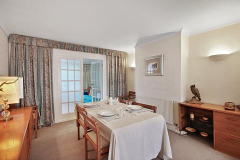44 Buckhurst Way, East Grinstead, RH19 2AJ