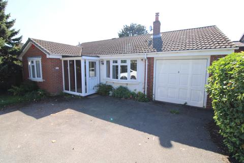 3 bedroom bungalow to rent, Gatcombe Close, Stretton DE13