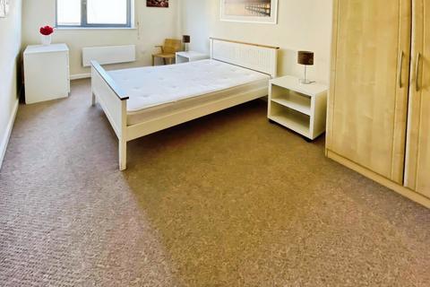 undefined, City Walk, Leeds, West Yorkshire, LS11