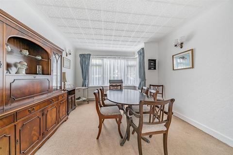 4 bedroom terraced house for sale, Beverley Drive, Middlesex HA8