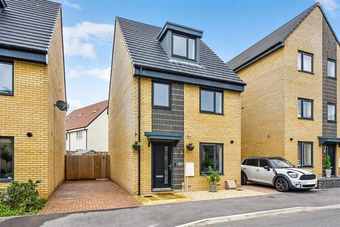 3 bedroom detached house for sale, Brocade Road, Andover