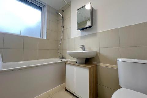 1 bedroom flat to rent, Carlton Court, Auckland Road, SE19