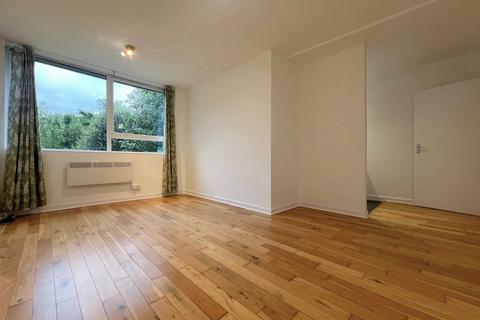 1 bedroom flat to rent, Carlton Court, Auckland Road, SE19