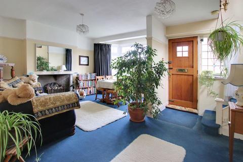 17 Colin Close, Croydon, CR0 8QD