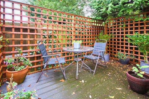 17 Colin Close, Croydon, CR0 8QD