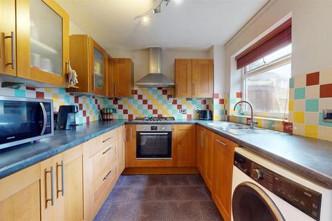 3 bedroom end of terrace house for sale, Haydon Gate, Haydon,