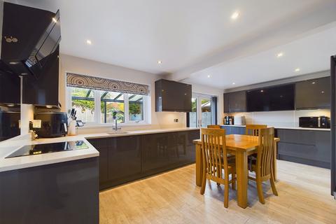 4 bedroom detached house for sale, Cormorant Rise, Worcester, Worcestershire, WR2