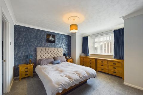 33 Cormorant Rise, Worcester, WR2 4BA
