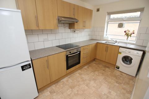 1 bedroom flat to rent, The Avenue, Worcester Park KT4