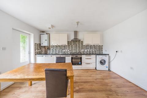 4 bedroom house to rent, Dorton Close Peckham Rye SE15