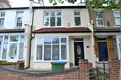 3 bedroom terraced house to rent, McLeod Road, Abbey Wood, SE2