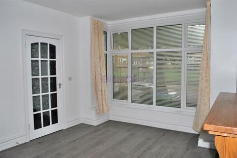 3 bedroom terraced house to rent, McLeod Road, Abbey Wood, SE2