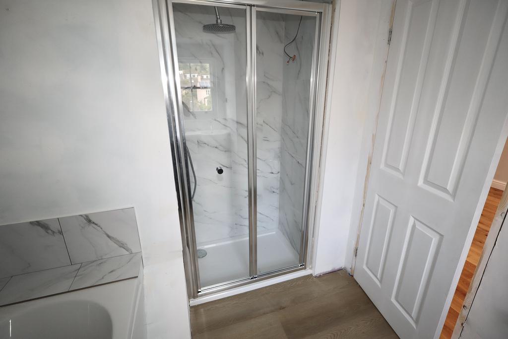 Ensuite shower