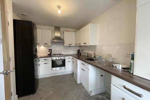 2 bedroom terraced house to rent, Ravenscar Crescent, Manchester, M22