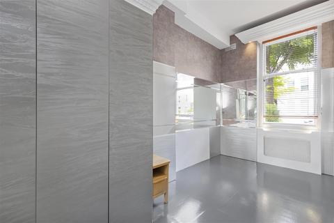 2 bedroom flat for sale, Greencroft Gardens, South Hampstead NW6