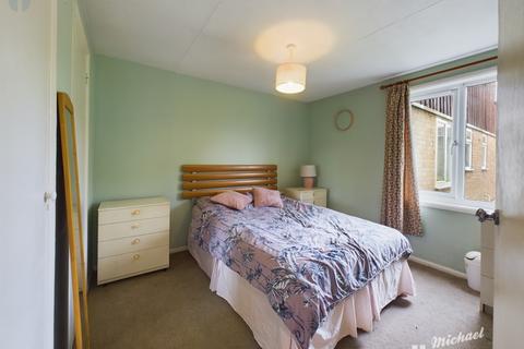 1 bedroom flat for sale, Chequers Court, Aylesbury