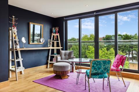 21 Abbotswood Road, London, SW16 1AJ