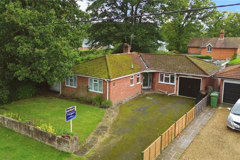 4 bedroom bungalow for sale, Broadlayings, Woolton Hill, Newbury, Hampshire, RG20