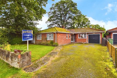 4 bedroom bungalow for sale, Broadlayings, Woolton Hill, Newbury, Hampshire, RG20