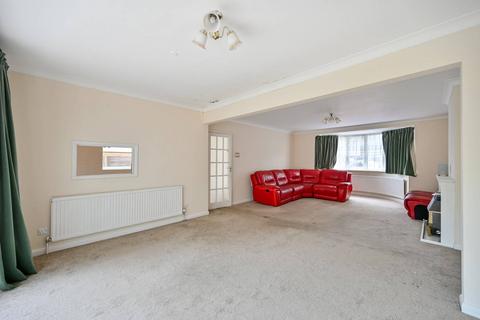 3 bedroom semi-detached house to rent, Brainton Avenue, Feltham, TW14