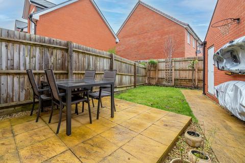 5 Vale Road, Bishops Cleeve, Cheltenham, GL52 8FJ