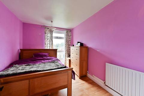 1 bedroom flat for sale, Arnal Crescent, West Hill, London, SW18