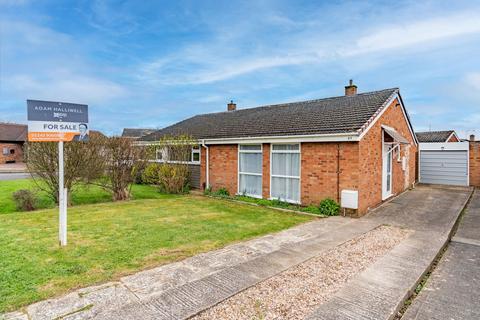 49 Crown Drive, Bishops Cleeve, Cheltenham, GL52 8EA