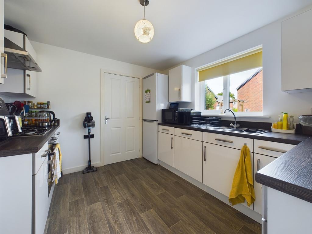 Kitchen/Dining Area