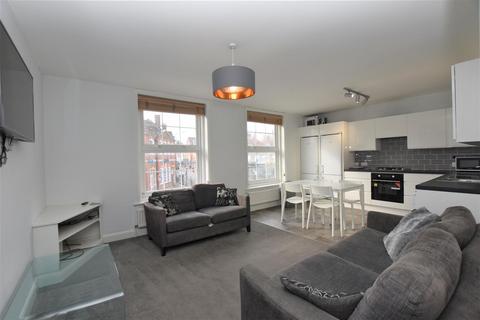 4 bedroom flat to rent, Bridge Street