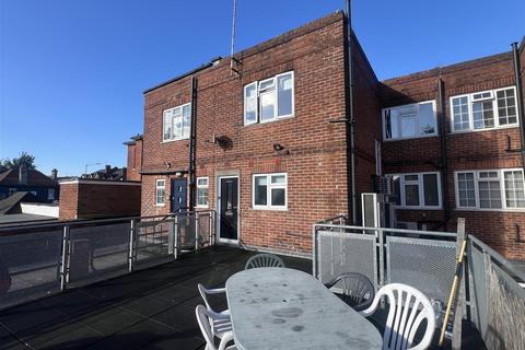 4 bedroom flat to rent, Bridge Street