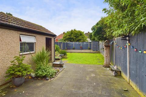 87 Beechcroft Road, Longlevens, Gloucester, GL2 9HE
