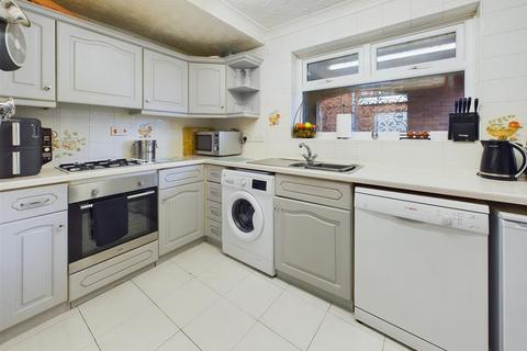 87 Beechcroft Road, Longlevens, Gloucester, GL2 9HE