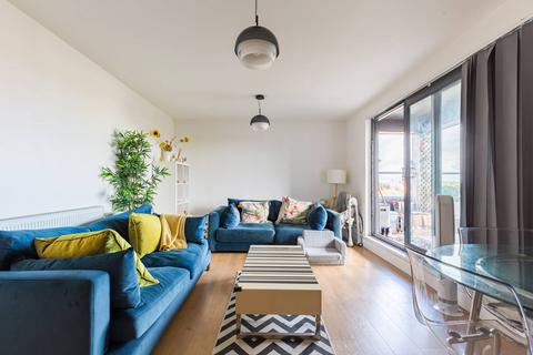 3 bedroom flat for sale, Gnome House, Blackhorse Lane, Walthamstow, London, E17