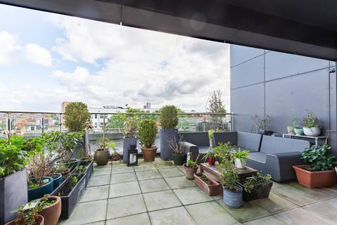 3 bedroom flat for sale, Gnome House, Blackhorse Lane, Walthamstow, London, E17