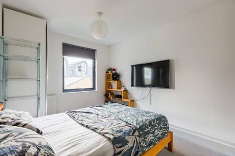 3 bedroom flat for sale, Gnome House, Blackhorse Lane, Walthamstow, London, E17