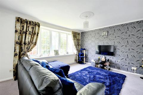 2 bedroom maisonette for sale, Sherwood Court, Chilwell, Nottingham