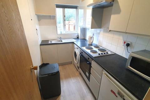 1 bedroom maisonette to rent, Pasteur Close, Colindale