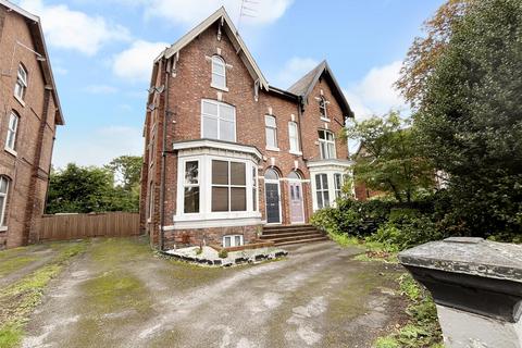 2 bedroom apartment for sale, Irlam Road, Sale