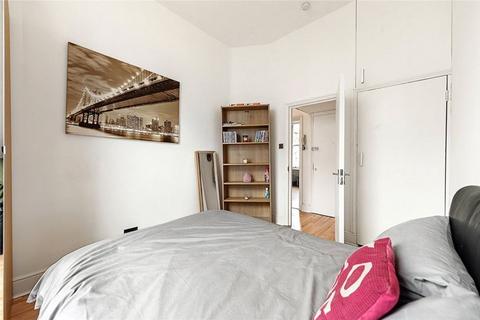 1 bedroom flat to rent, Ladbroke Crescent, London W11