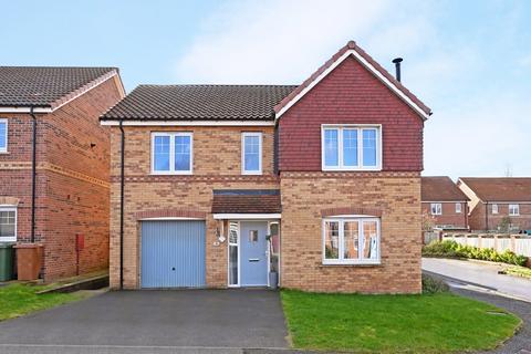 4 bedroom detached house to rent, Ashton Gardens, Stamford Bridge, York, YO41