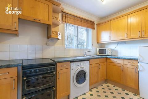 2 bedroom property to rent, Ashdown Close, Moseley, B13 9ST