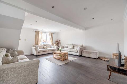 undefined, St Elmo Crescent, Slough SL2