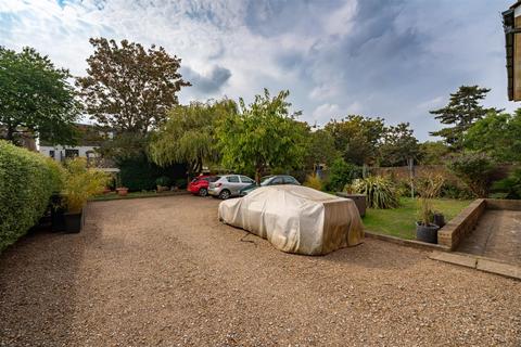Flat G, 12 Sutherland Road, London, W13 0DT