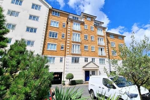 2 bedroom flat to rent, Golden Gate Way, Eastbourne BN23