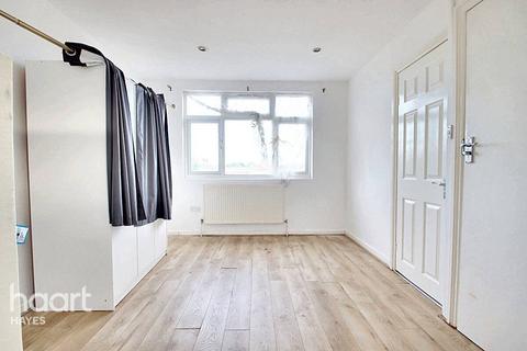 7 Cromer Close, Uxbridge, UB8 3DA