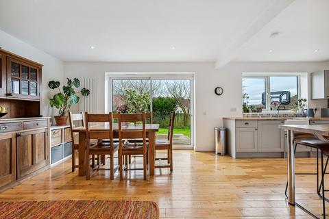 102 Drumlin Drive, Milngavie, Glasgow, G62 6NG