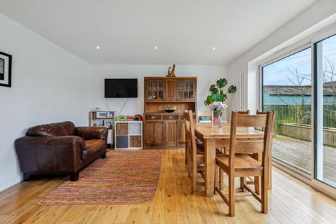 102 Drumlin Drive, Milngavie, Glasgow, G62 6NG