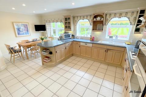 5 bedroom detached house for sale, Bartrop Close, Goffs Oak