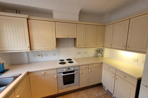 2 bedroom house to rent, Albert Road, Hythe